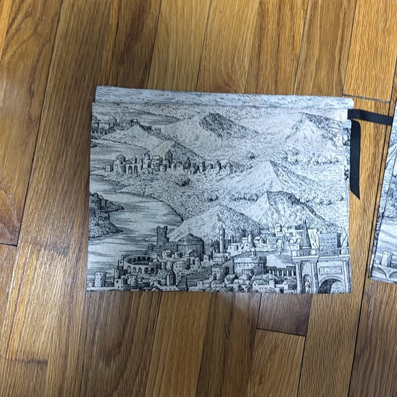 Set of two Gucci caste soldiers dust bags - Picture 9 of 10